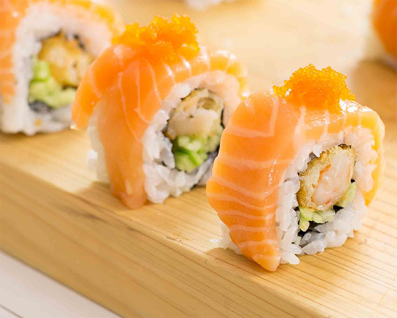 Cách làm sushi cá hồi ngon chuẩn