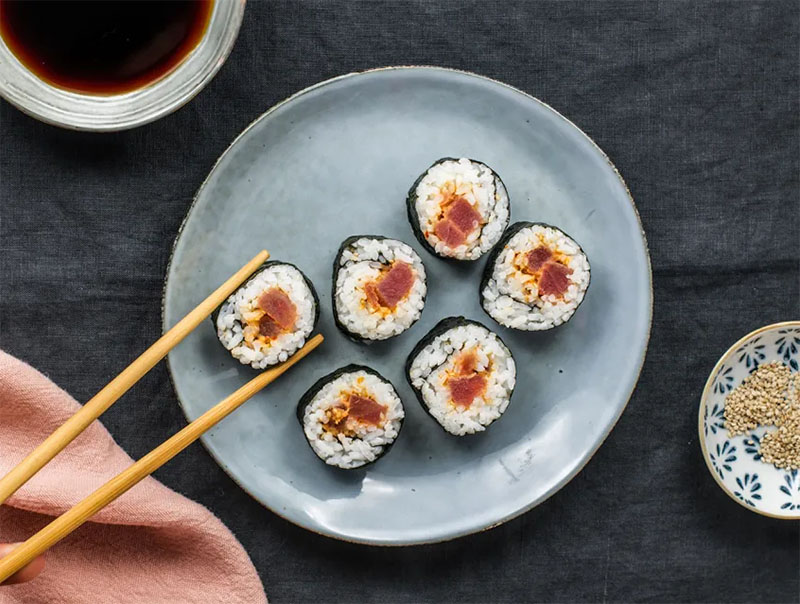 Cách làm sushi cá ngừ đại dương