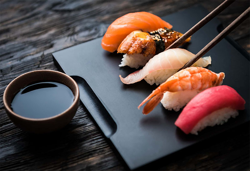 Làm sushi chuẩn nhà hàng