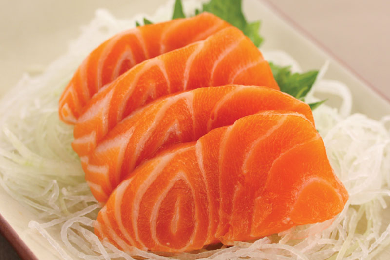 Mua sashimi cá hồi